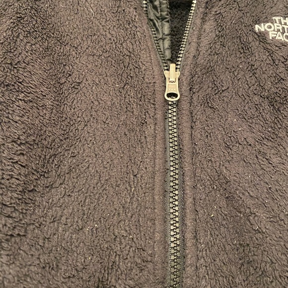 Black zip up north face jacket - Picture 2 of 3